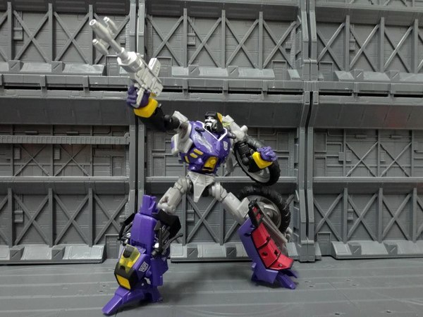 Maiden Japan Junkticon Blasters   New Images Show Armed Up Action Figures  (31 of 32)